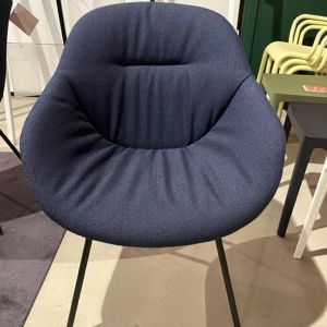 HAY AAC127 Soft Esszimmerstuhl blau 